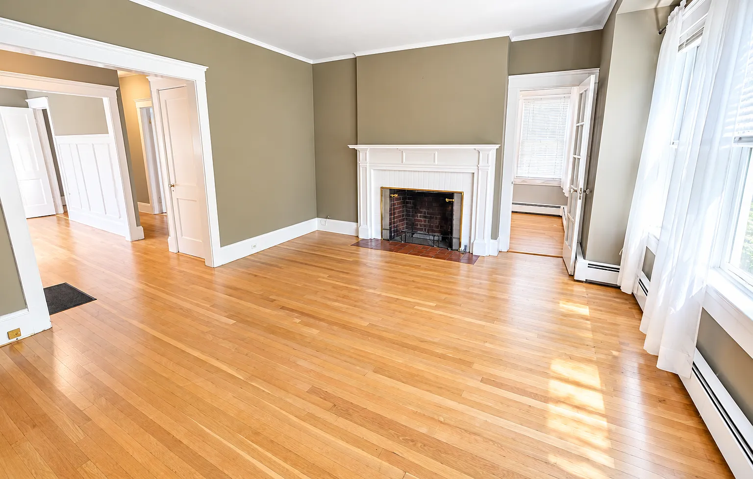 2 bed, 1200 sqft, $2,700 — Photo 3