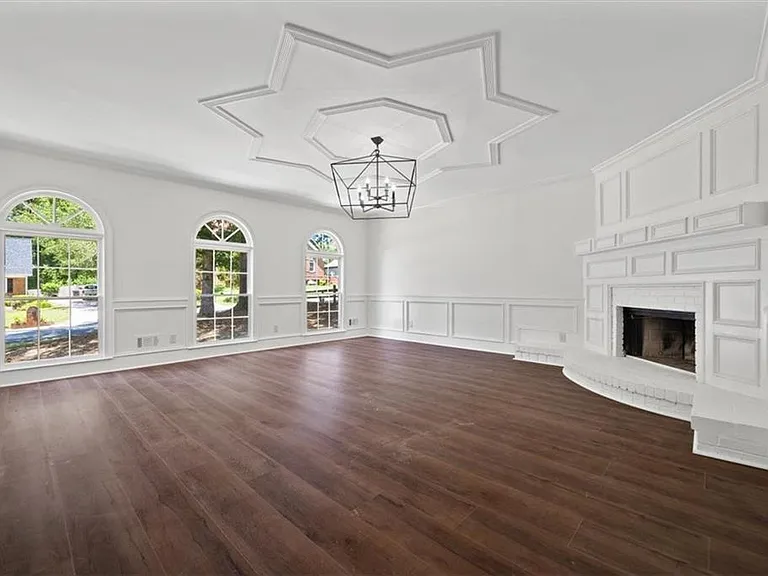 2120 Skyland Cove Ln — Photo 16