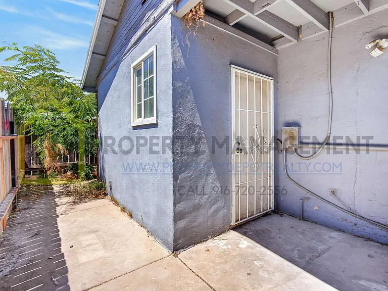 7720 35th Ave — Photo 30