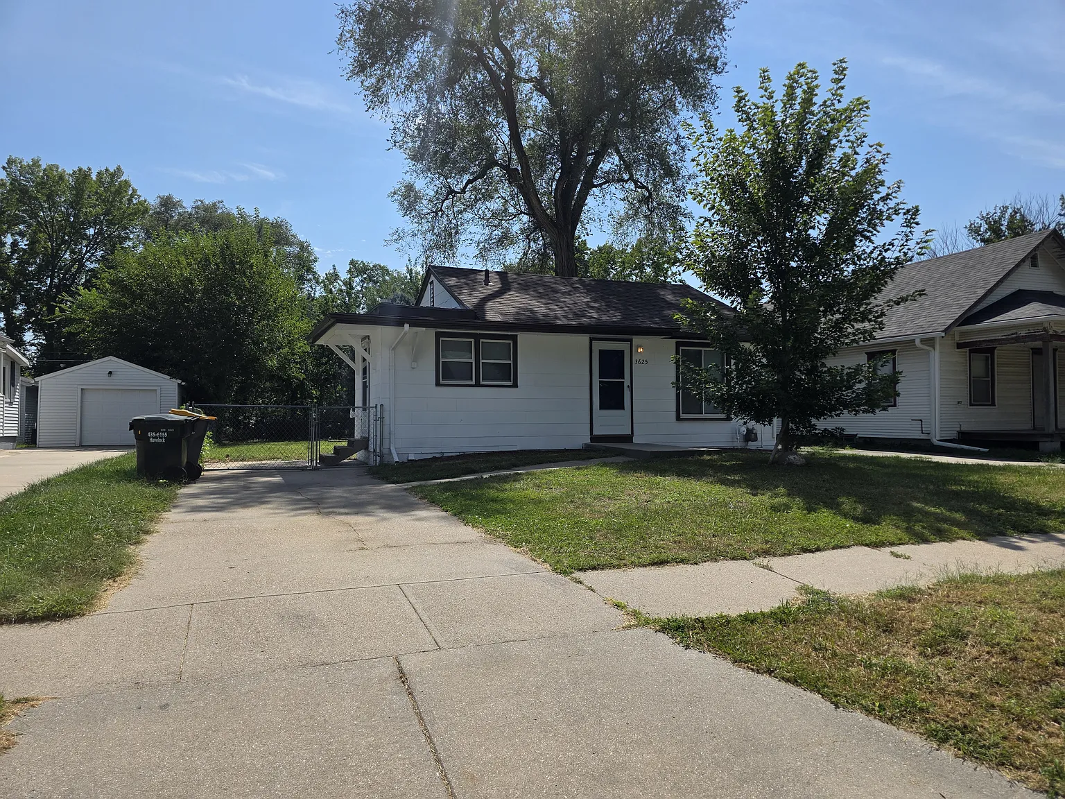 2 bed, 670 sqft, $1,299 — Photo 1