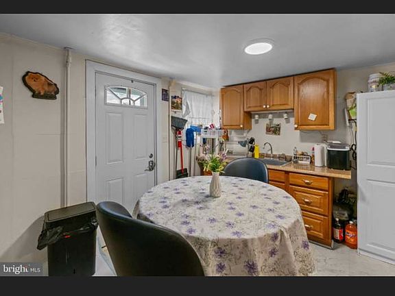 2nd image of 317 Penn St Floor 2