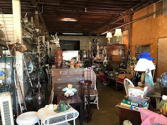 3rd image of 4001 W Navy Blvd