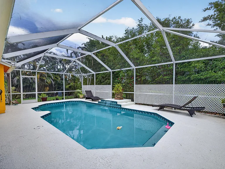 3077 SE Galt Cir — Photo 38