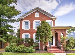 242 Grove St, Somerville, NJ 08876