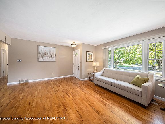 5th image of 1138 Bennington Dr