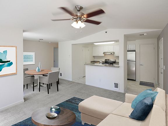 3rd image of 4250 W Lake Sammamish Pkwy NE #2014
