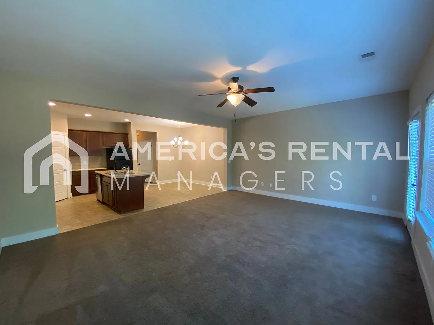 Spacious Town Home in Gardendale - Available to view NOW — Photo 4
