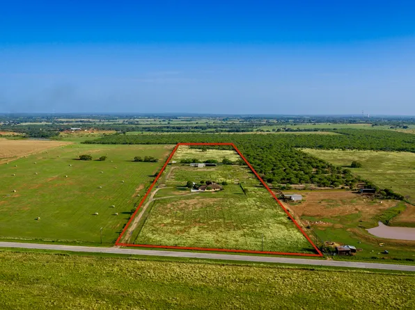 2387 Fm 537, Floresville, TX 78114