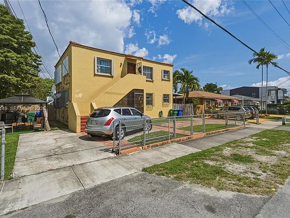 4th image of 3501 SW 16th Ter