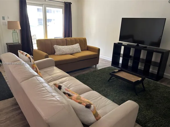 5377 SW 40th Ave APT 105, Dania Beach, FL 33314
