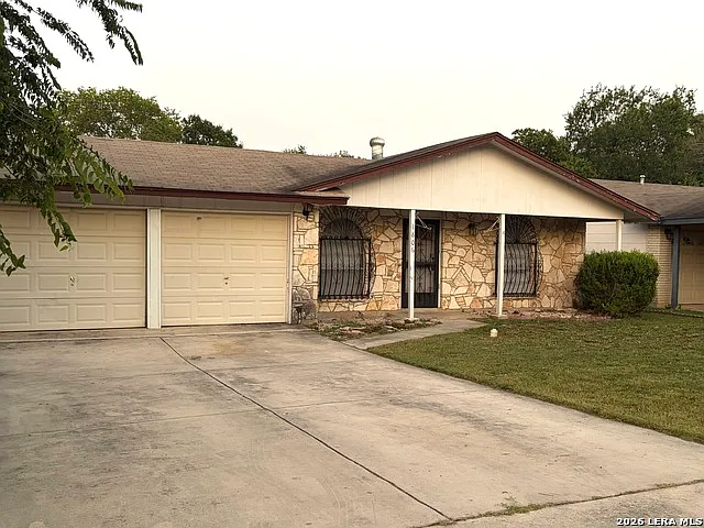1806 Wrangler Dr — Photo 2