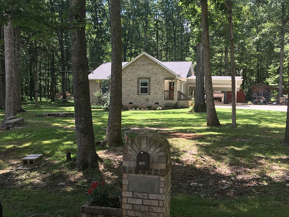 1st image of 104 Woodland Trl