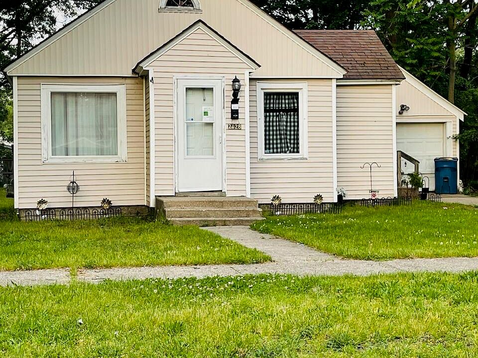 1st image of 2128 Superior St