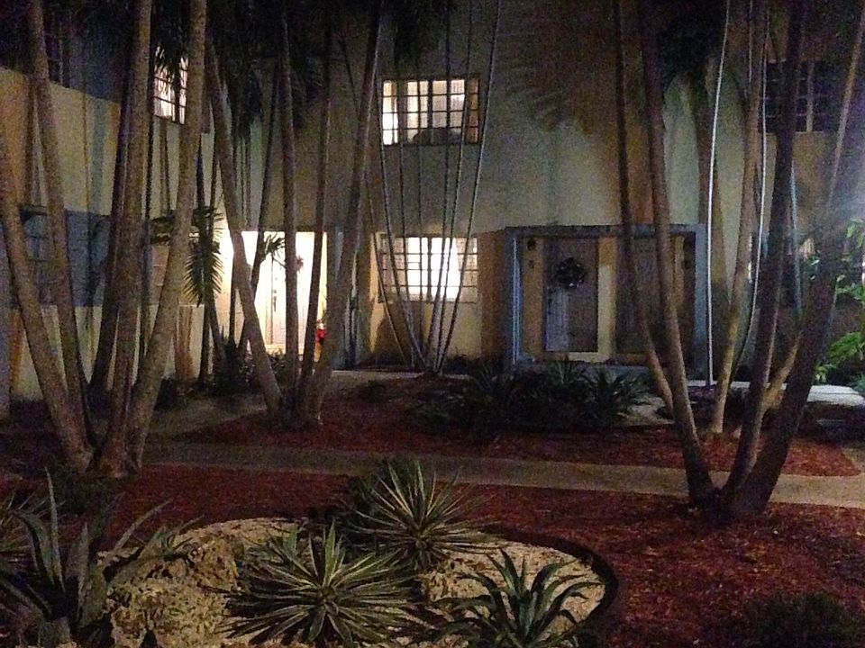 Cute courtyard.