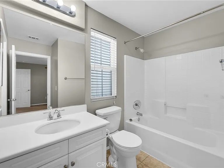14 Conservatory Dr — Photo 24