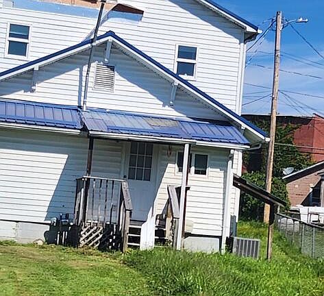 3rd image of 323 Bluefield Ave