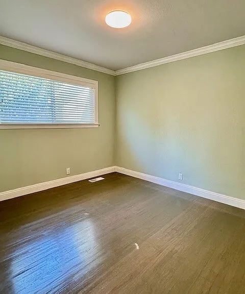 5554 Indiana Dr — Photo 16