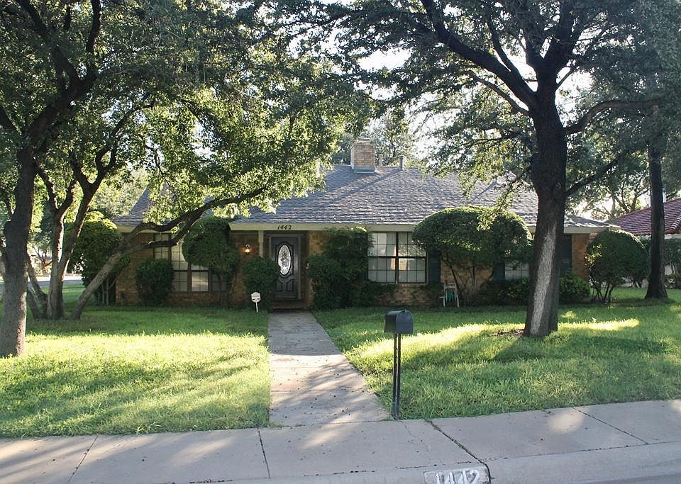 1st image of 1442 Brittany Ln