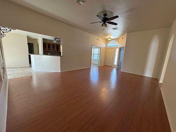 3rd image of 2909 Markos Dr