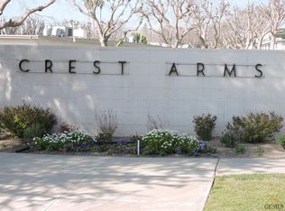 2402 Christmas Tree Ln, Bakersfield, CA