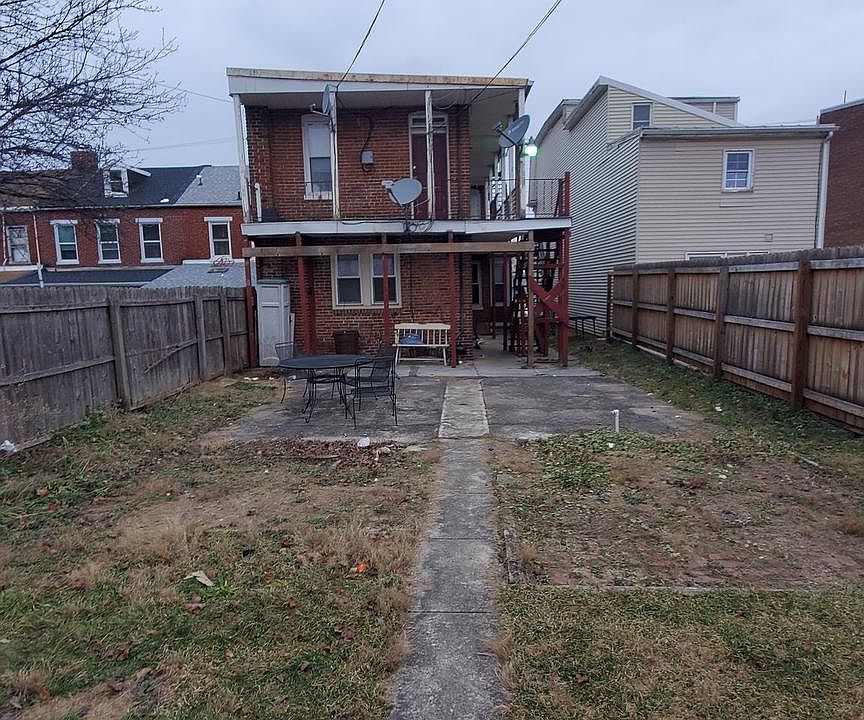 2nd image of 930 E Market St