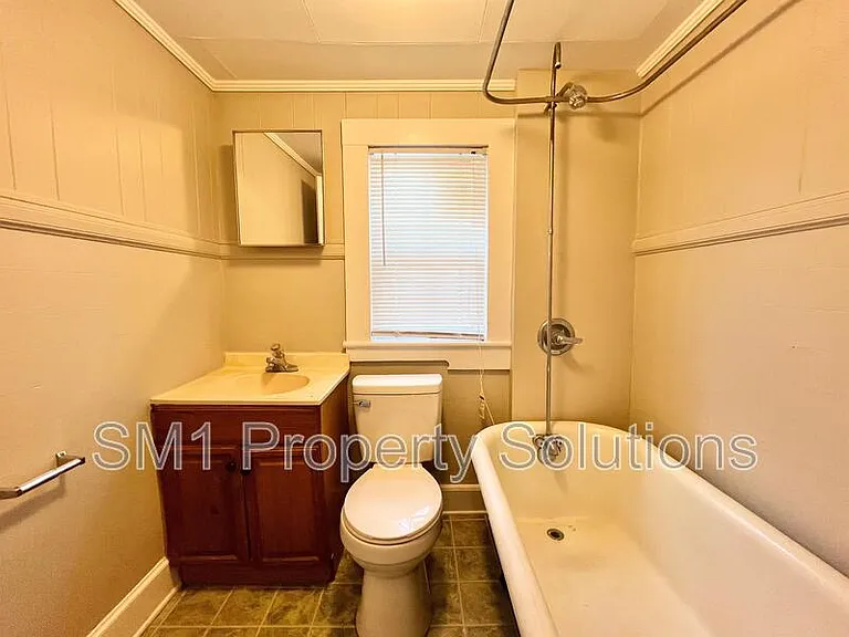 617 Harris St — Photo 10