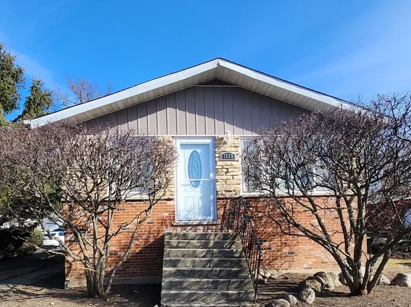 1029 N Cedar Lake Rd, Round Lake Beach, IL 60073