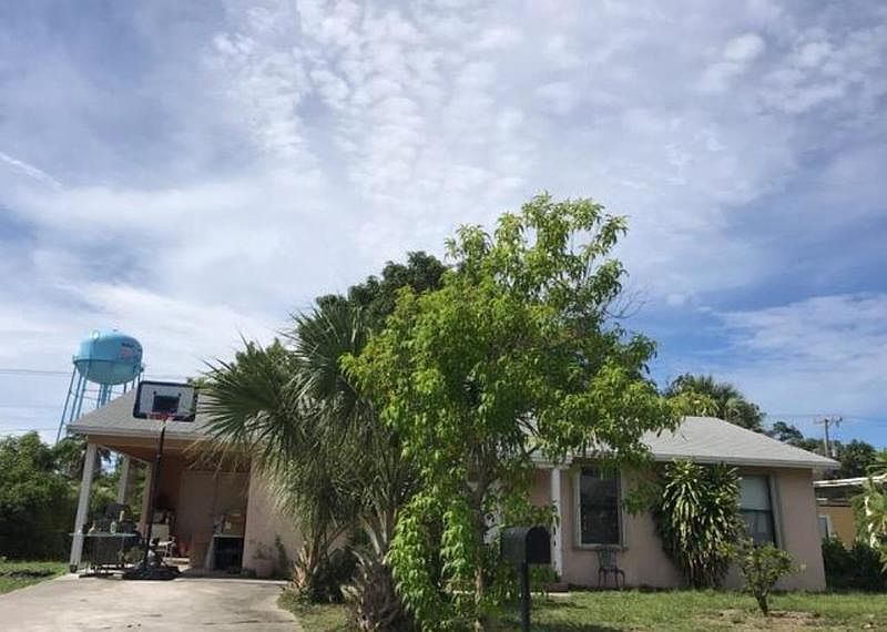 2nd image of 105 SW 7th St
