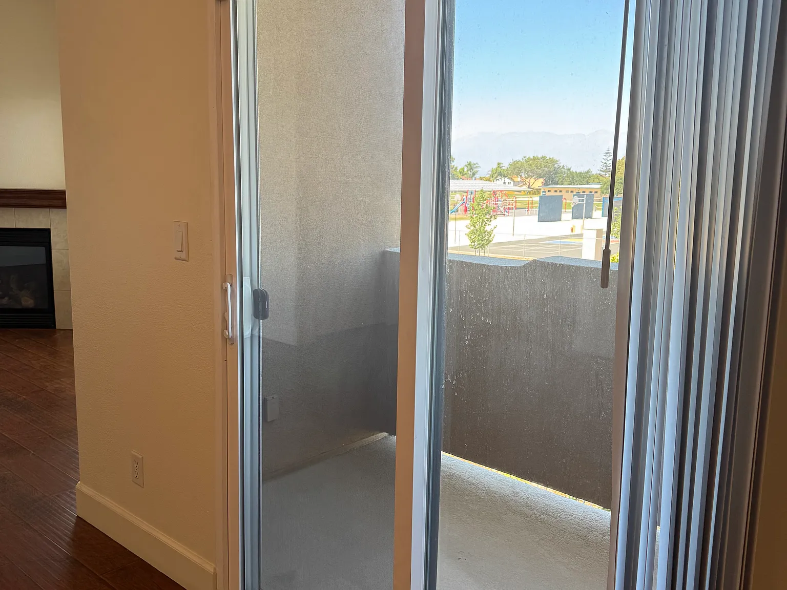 2 bed, 2.5 bath, 1400 sqft, $3,100 — Photo 4