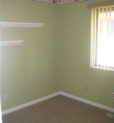 5th image of 1933 Southlawn Dr
