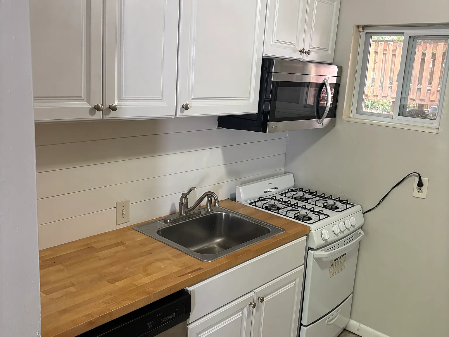 Studio, 600 sqft, $1,200 — Photo 3