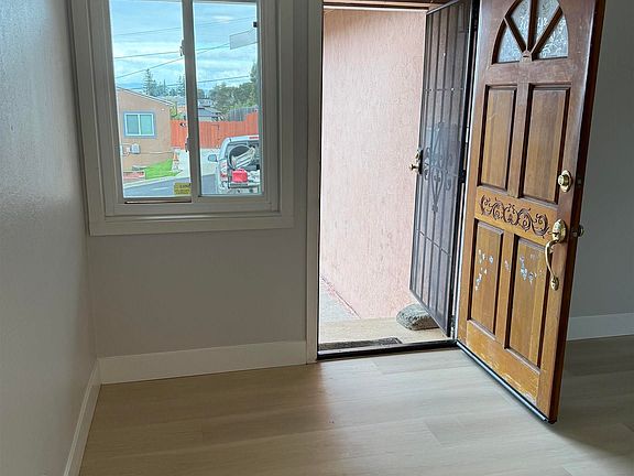 3rd image of 365 Pinole Ave