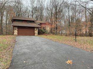 823 Lithuanica Ln, Webster, NY 14580