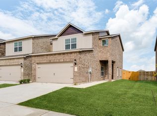 700 Carson Ln, Pilot Point, TX 76258