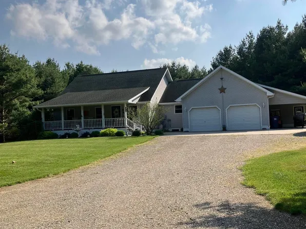 11279 W Saint Charles Rd, Sumner, MI 48889