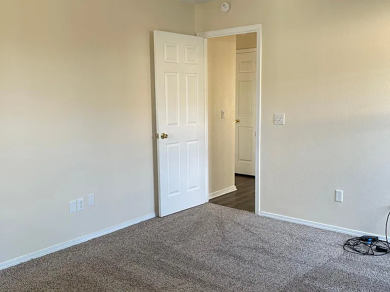 4226 Backus Ave — Photo 11