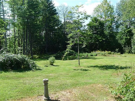 8/10's of an acre with lovely...