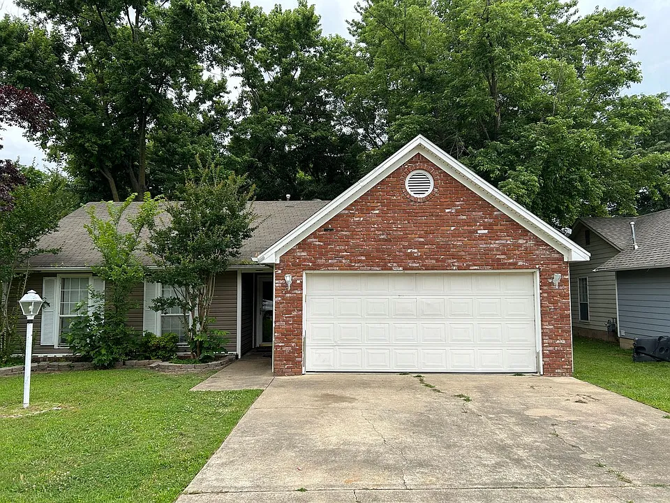 1306 Medallion Cir