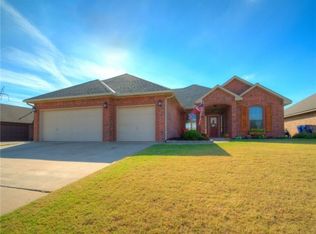 1864 Long Trl, Edmond, OK 73012