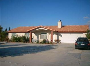 10690 Locust St, Hesperia, CA 92345