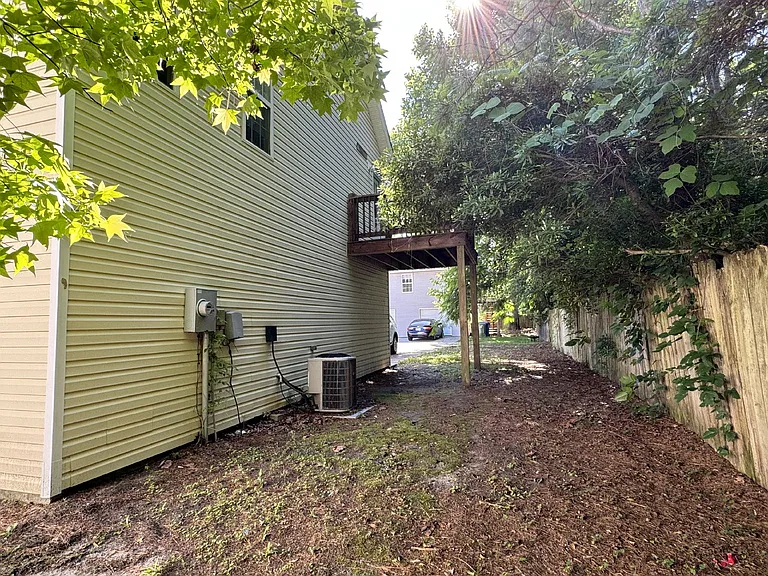 4404 McClelland Dr — Photo 29