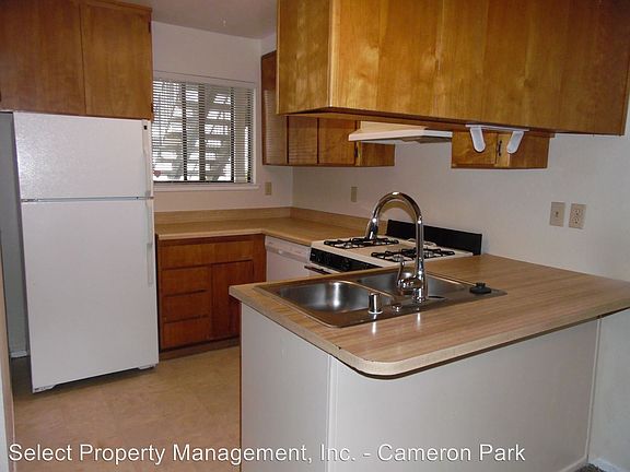4th image of 2720 La Crescenta Dr APT 10