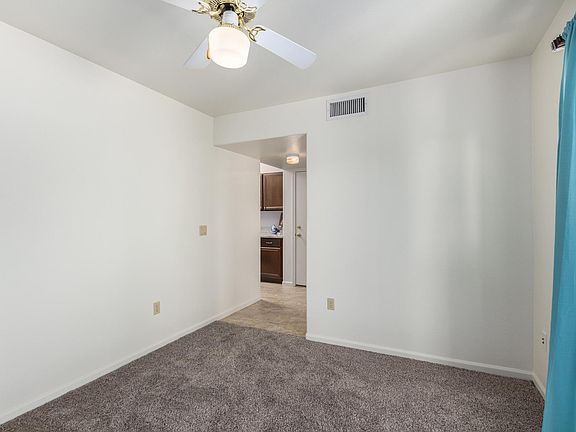 Den or office (4th bedroom space)