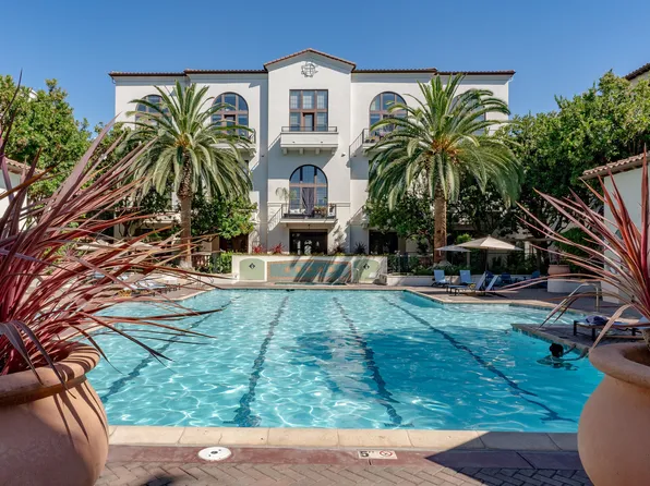 Legacy Fountain Plaza