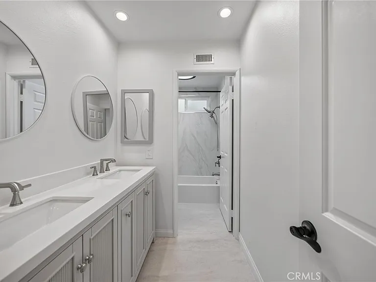 20454 Elkwood St — Photo 23