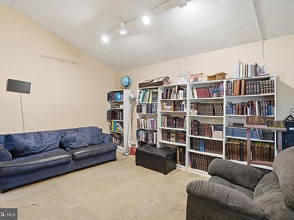3rd image of 5908 Winner Ave