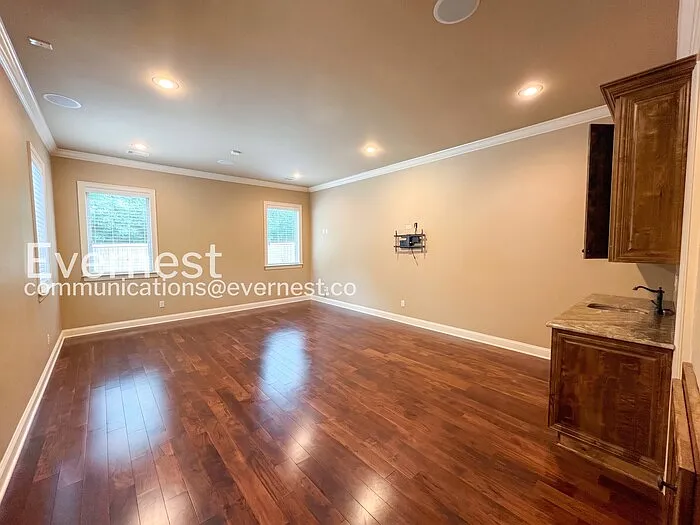 6587 Westminster — Photo 12
