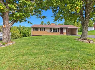 334 Windy Ridge Ln, Galax, VA 24333
