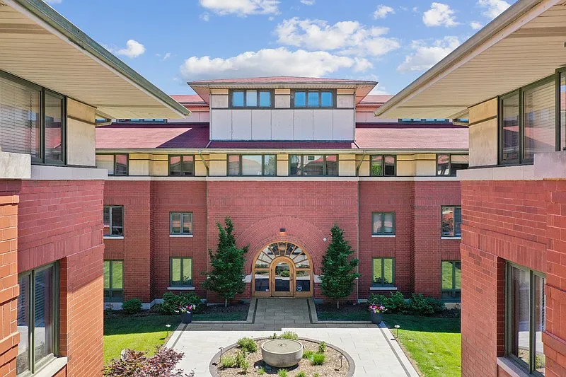 Oak Park City — Photo 3
