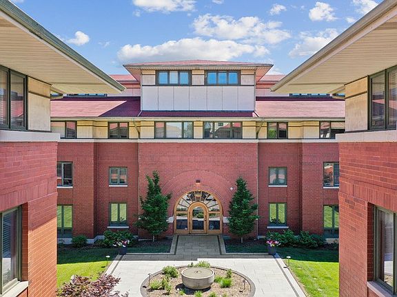 3rd image of 675 Lake St APT 306